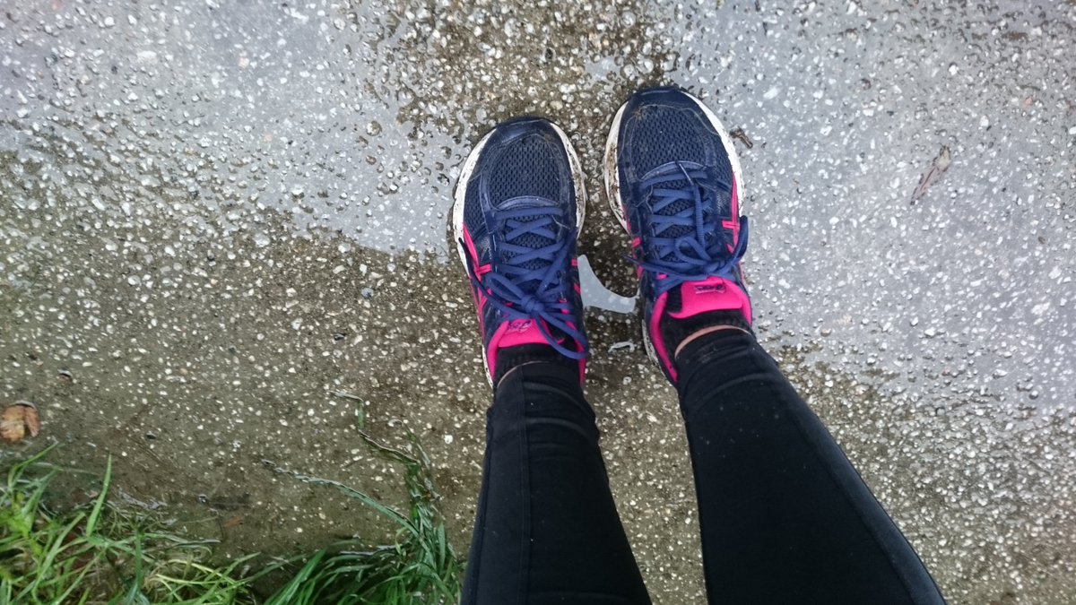 Had a very SOGGY run this morning in preparation for Sunday. It was muddy, wet, cold and miserable (as you can tell by my happy face). PLEASE SPONSOR ME!  justgiving.com/fundraising/la…