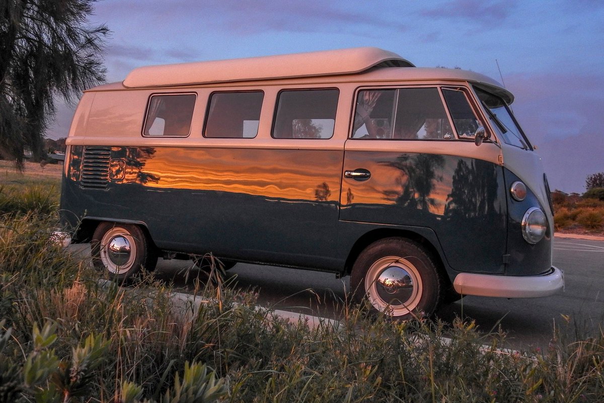 c_mperman's tweet image. Spring has sprung, and with it, our first Sunset Picnic of the year with the Kombi @VWsightings @Rubyrocket67 @JustKampers @wapple15 @GbhvfRon @visitcanberra