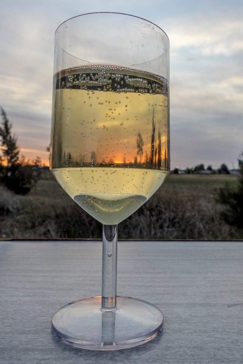 c_mperman's tweet image. Spring has sprung, and with it, our first Sunset Picnic of the year with the Kombi @VWsightings @Rubyrocket67 @JustKampers @wapple15 @GbhvfRon @visitcanberra