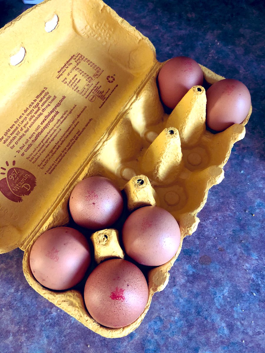 WTAF! Who in their right mind takes eggs from the box in this order?