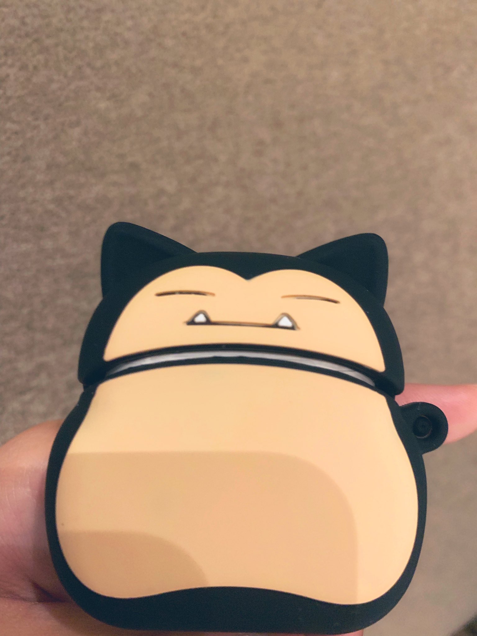 武田あいか 正解はairpodsケースでした Proじゃないよ カビゴンの首が逆パカするよ 大阪土産のお礼に ポケモンgo友だちに頂きました でも肝心の中身を家に置いてきたというね 開けるまで気づかなかったんだぜ T Co 848ezozr6d Twitter