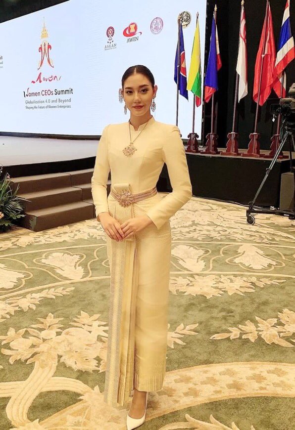 MTW_Officialth's tweet photo. นิโคลีน-พิชาภา ลิมศนุกาญจน์
มิสไทยแลนด์เวิลด์ 2018
 Women CEOS Summit Globalization 4.0 and Beyond Shaping the Future of Women Enterprises Grand Ballroom, Grand Hyatt Erawan

#mtwagency
#stardomasia
#MTW2018
#bectero https://t.co/JJBFTwZdCe