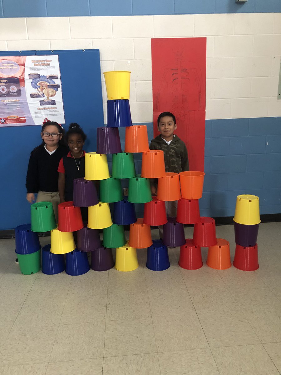 CoachReynoldsPE's tweet image. Halloween stations! Build a haunted mansion, go through the haunted house, and withes broom hockey. There are lots more I didn’t post... pumpkin bowling, catch a ghost, climb the spiders web, and skeleton puzzle fun. 🧡🎃💀👻 @ThornwoodSBISD @SBISD @SBAI_SBISD