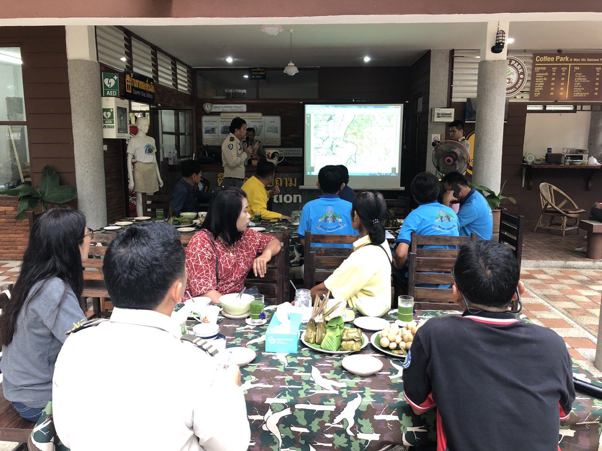 DnpMaewa's tweet photo. สภากาแฟ...แก้ปัญหาไฟป่า กำหนดพื้นที่หมู่บ้านรอบเขตให้ช่วยดูแลรักษาไม่ให้เกิดการเผาป่า
​https://t.co/IkrqZ3yLIs https://t.co/caKqJUjfX5
