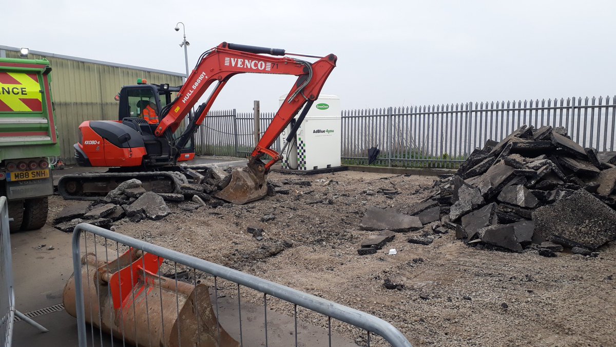 Hatfields JLR, Hull

Work has commenced on the £2m refurbishment of the Hatfields Jaguar Dealership on Saxon Way in Hessel. The project will see the Jaguar dealership receive the latest JLR corporate styling is due to be completed in March 2020. <a href="/BDBDesignBuild/">BDB Design Build Ltd</a> <a href="/MDGArchitects/">MDG Architects</a>
