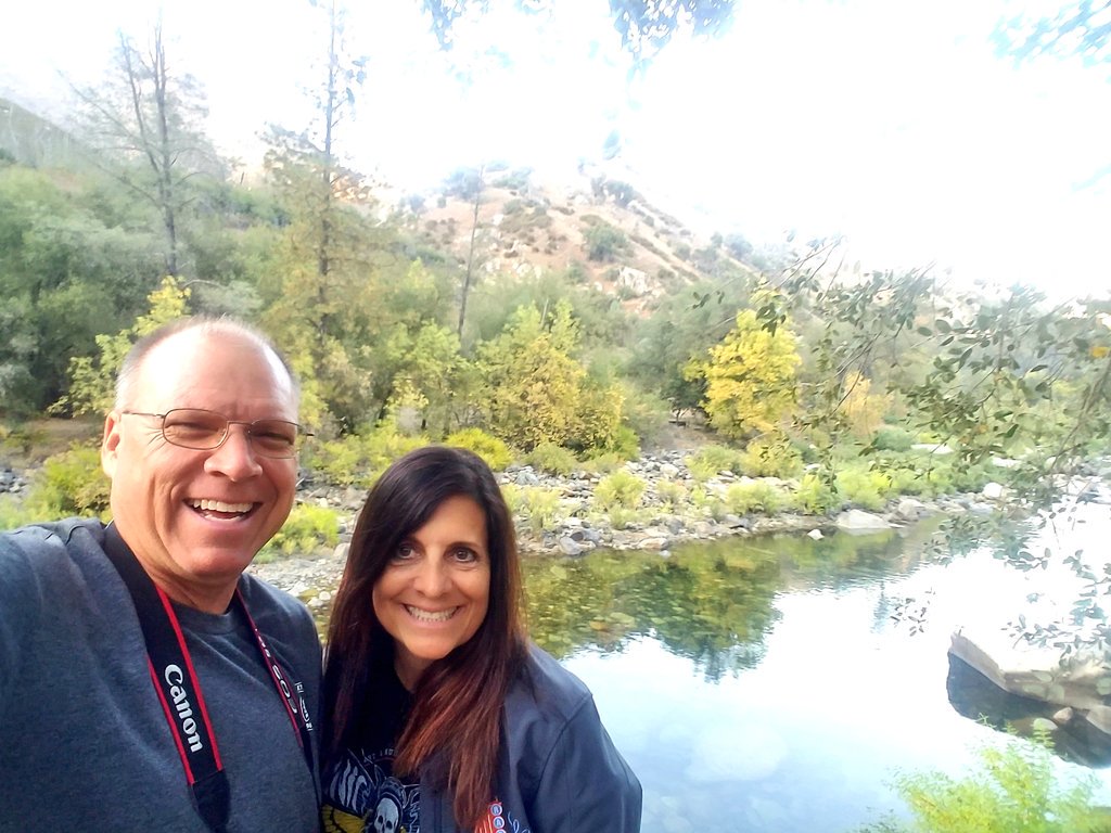 runninrocker's tweet photo. From this month's #yosemite #hike  with my better 1/2 -  @MarathonPitStop #halfdome https://t.co/0zU60vw89r