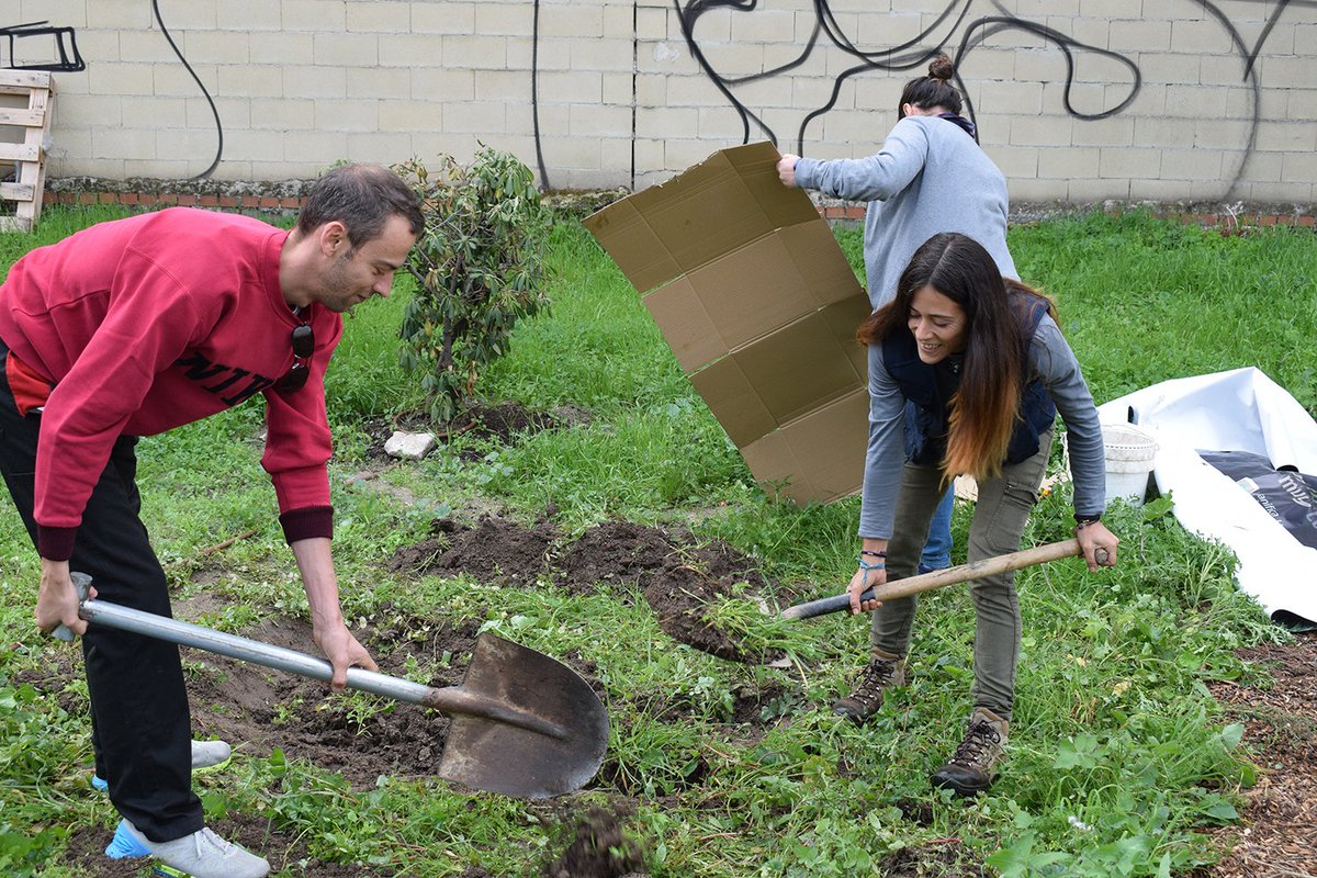 FullOnNet's tweet photo. Ayer compartimos una jornada de Voluntariado Corporativo con Humana. Visitamos la planta de preparación para la reutilización de Leganés y luego participamos en el Programa Cultivemos el Clima y la Comunidad 3C 

#Humana  #voluntarioshumana #FullonNet #RSC https://t.co/LZeVWKo2VC