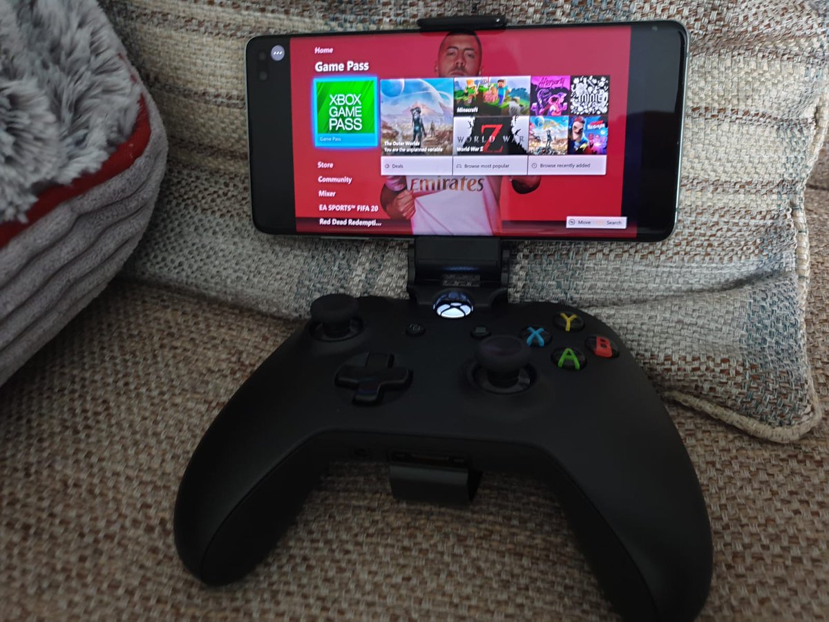 CallasCardsUK's tweet image. Loving the @xboxuk #ConsoleStreaming from my mobile! It works an absolute treat. Using my Samsung Galaxy S10+
Cheers Guys. 👌 🎮📲💚🖤