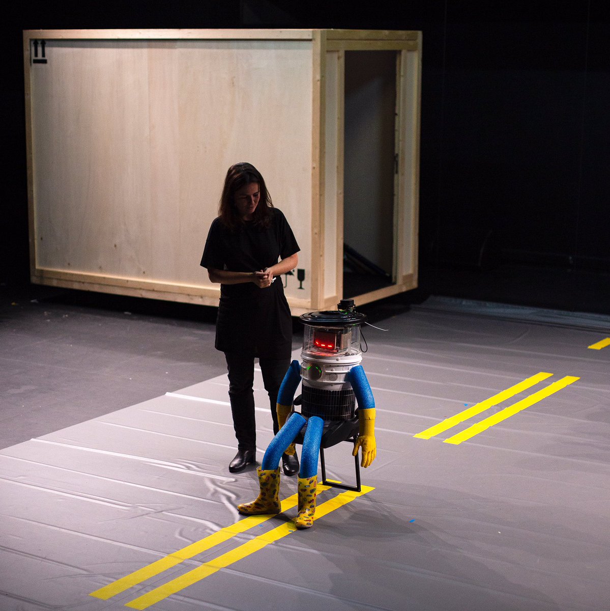 TheatredeNice's tweet photo. 🤖 Aujourd’hui a eu lieu la répétition publique de Killing Robots en salle Michel Simon !
Merci pour votre venue et pour votre enthousiasme à l’idée d’assister à la représentation, qui aura lieu du 6 au 9 novembre à 20h30 🥰
#tnn06 #theatre #nice06 #cotedazur #nicefrance #repets https://t.co/mCiLTyjfuL