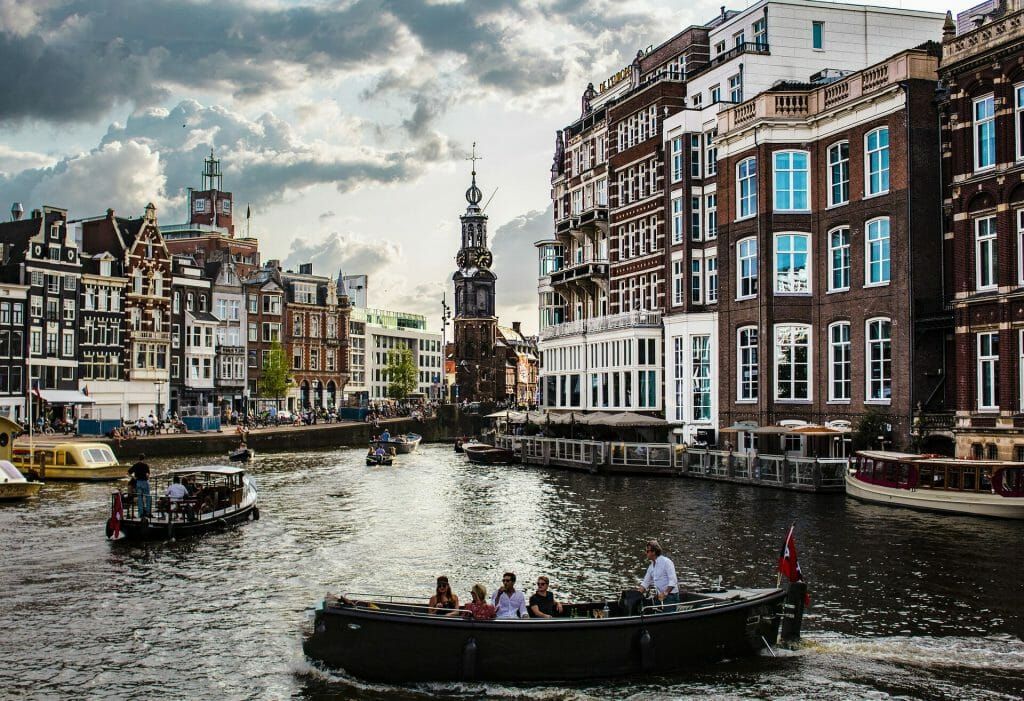 EuropeUpClose's tweet image. Discover what to do in Amsterdam for your next trip to the Netherlands. Explore the lively town at your leisure and find your passion in town #netherlands #amsterdam #traveltips #travel #traveleurope buff.ly/2otNVta via @europeupclose