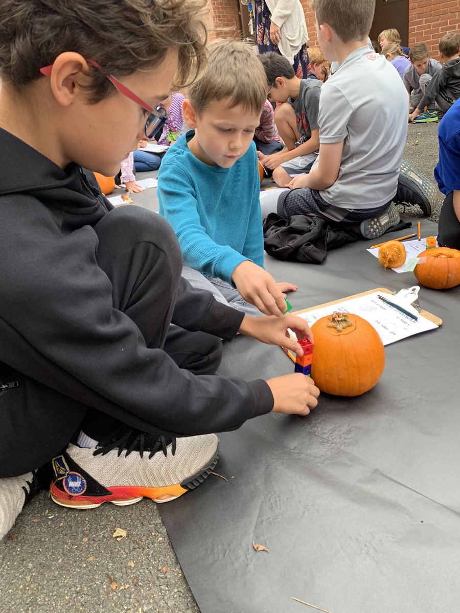 MrsShannonsCrew's tweet photo. We had so much fun investigating pumpkins with our 5th grade buddies. 🎃 @MrsMcEwan5 #WATWeDo #kindergarten https://t.co/PqO0qKjxih