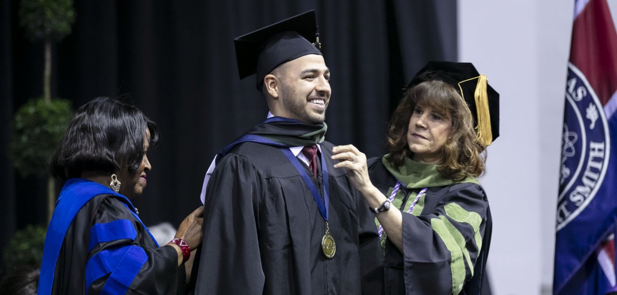 UAFSMHCA's tweet photo. Master's Grad Student Finds Confidence, Calling.   
Read Jake's story: https://t.co/x5HRFv4YTv
Consider a career in Healthcare, fully online MHCA degree.  https://t.co/f7wLMdtXto
#UAFS #healthcare #Online #Leadership  #Masters #Nurses https://t.co/7sV5U39GI9