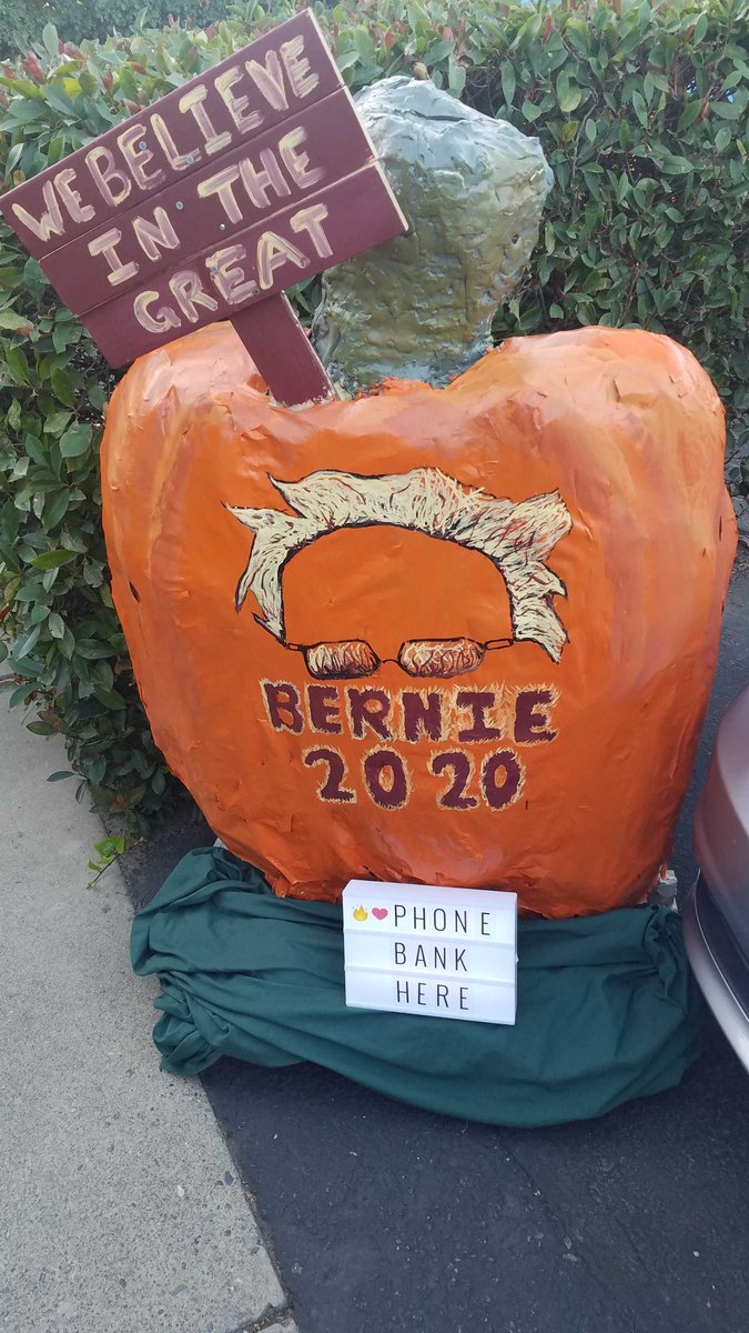 MaLaCoiD's tweet photo. 2⃣ days left in #Bernie2020 #Calloween 2M call challenge, 238K left!

Do you have an hour before #Halloween night to #phonebank?:
https://t.co/76fDWueQWp

I can train you! #NotMeUs

Need #Latinx, #Muslim, #Chinese &amp; #Vietnamese organizers!

Add ☎️ to your name if you've called! https://t.co/2jqs3ef3dg