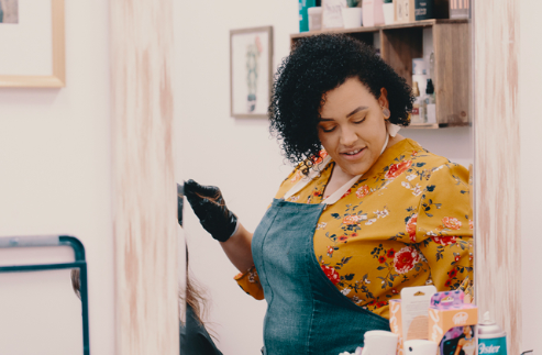 PaletteCo's tweet photo. We love seeing in her element! There never seems to be an end of connection happening in her space because her clients love her so much!  And we can easily see why. She's so fun and so talented! Definitely give a follow. You won't regret it! https://t.co/hXJN8X3XWU