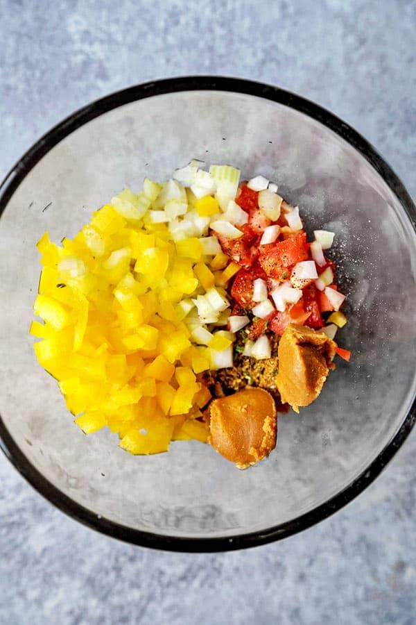 misspickledplum's tweet photo. This lightened up squash #recipe is delicious with fish, pasta or rice + you can make all year round!
The combination of delicata #squash, miso and #salsa puts this healthy comfort food in its own category 😋
#easyrecipe #nom 
Get the Recipe 👉 https://t.co/XvDn5K8TLx https://t.co/ULmpLTOJLi