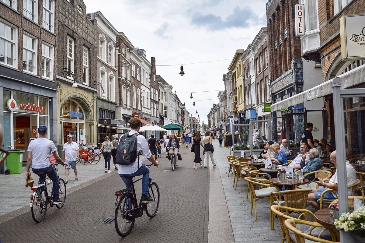 Want your city centre to remain relevant in the 21st century?

1️⃣ Restrict inner city through traffic
2️⃣ Reduce parking space for cars
3️⃣ Create pedestrian-only zones
4️⃣ Prioritize transit and slow traffic

The Dutch blueprint for social and economic vitality, in four easy steps.