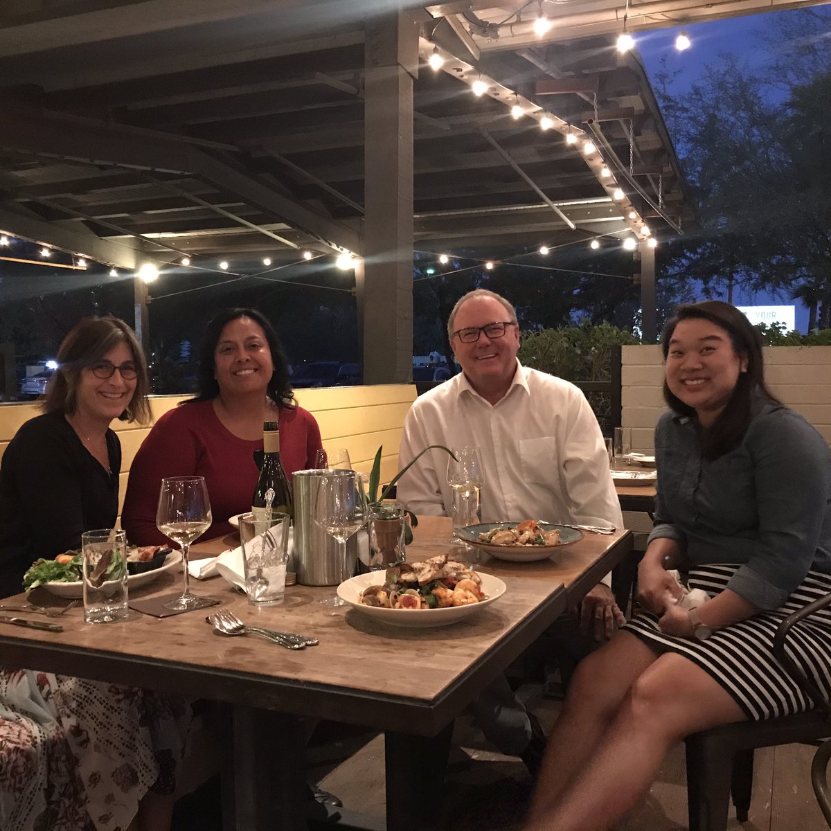 Jessie_Early's tweet image. Dream team! Amazing day of collaboration on The Pathways Project grant to support academic literacy for ELL students w Phoenix Union HS District &amp;amp; @asuEnglish @CAWPTeachers @writingproject @UCIrvine #pathwaysproject @ASUTheCollege #nwp #pathwaysproject