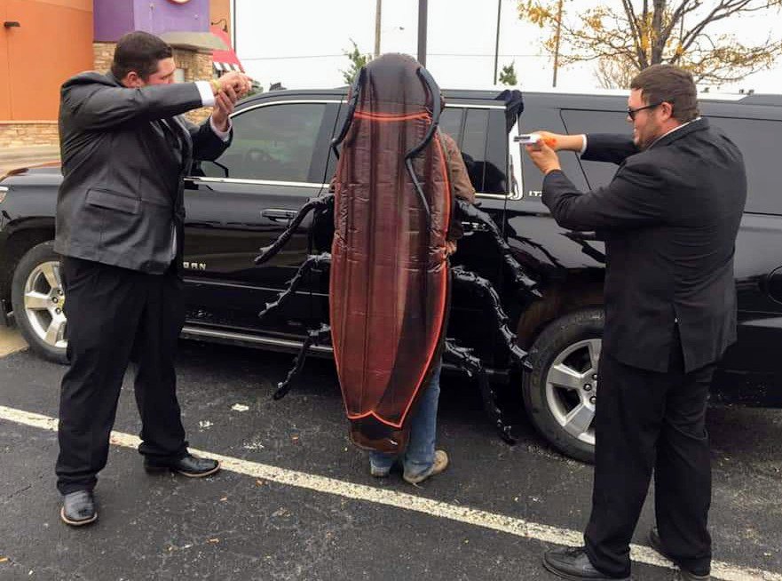 PestTight's tweet photo. Trunk or treat fun!
#trunkortreat #halloween #meninblack #sleeptight #pestcontrol #roaches https://t.co/PbE1pibweu