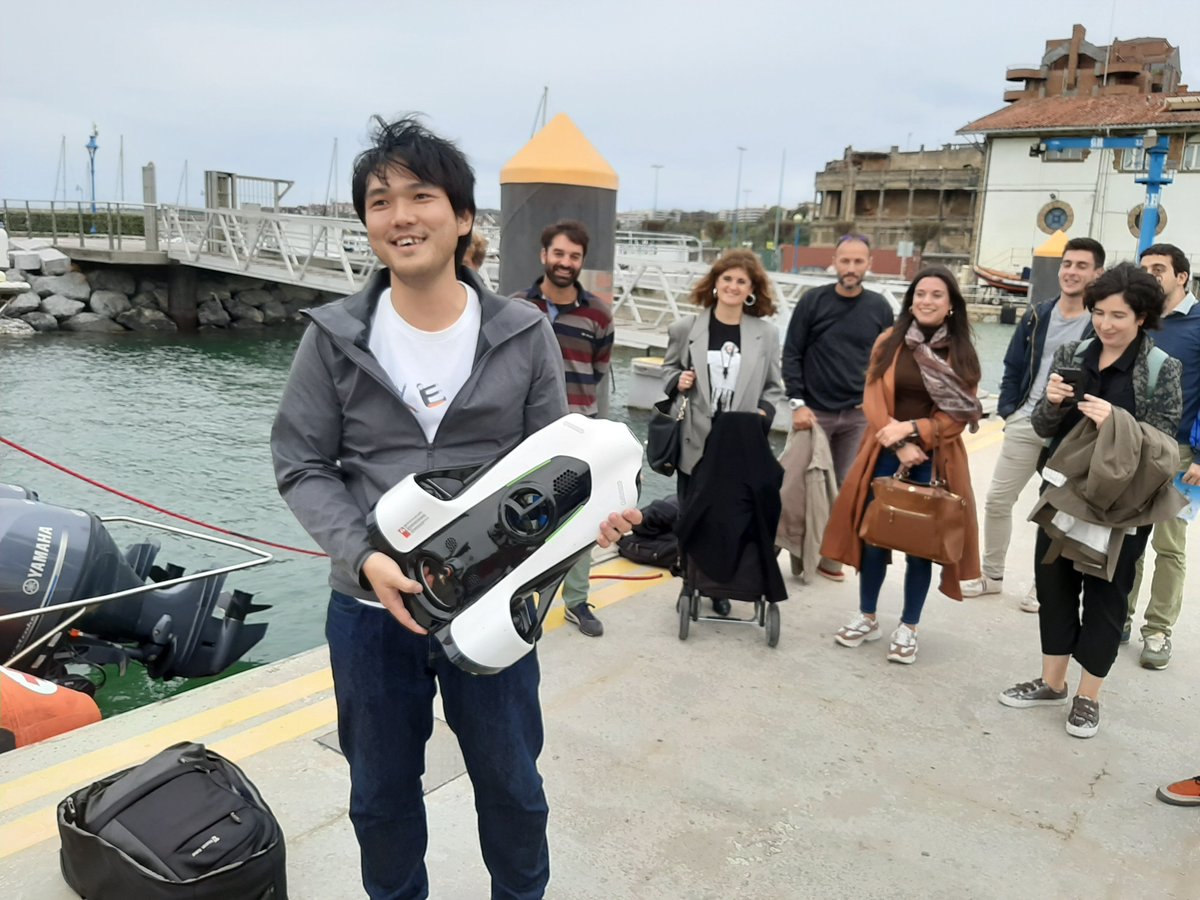 getxolan's tweet photo. Prueba de dron submarino en el Puerto Deportivo de #Getxo https://t.co/YmpVYNSxE5    
@GetxoUdala 
#cooperacióntransfronteriza
#OceanLivingLab #BizkaiaOrekan 
Retos: #Getxo #Plentzia #Sopela
@clustergaia @LaOceanTech
 @BizkaiaEmpresa @SopelaUdala https://t.co/v3fmm933Bw