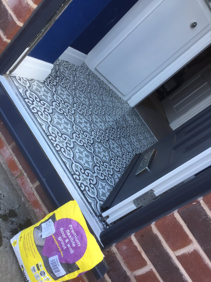 HighPeakTiling's tweet photo. A lovely little porch we completed today.
Tiles from @Wickes . All materials from @SGWeberUK @LoveWeber https://t.co/BIg0b3XvCX