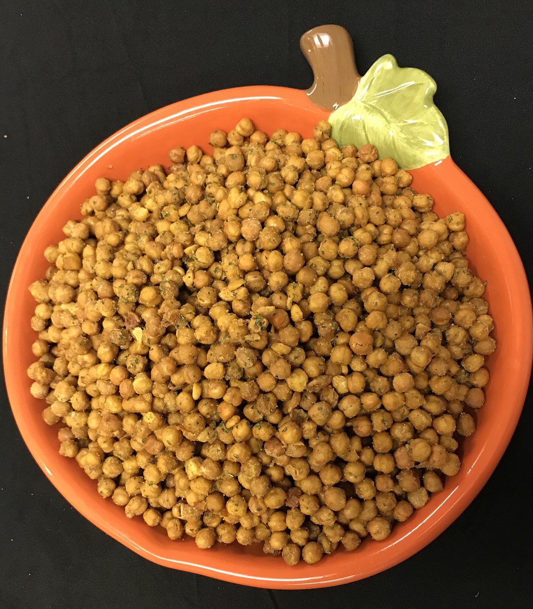 OhlerTng's tweet photo. Our first Wellness Wednesday at Barnesville Elementary was a huge success with our tasty Roasted Chickpeas! #wearetng #tngfeedskids https://t.co/0rtHwtKOdp