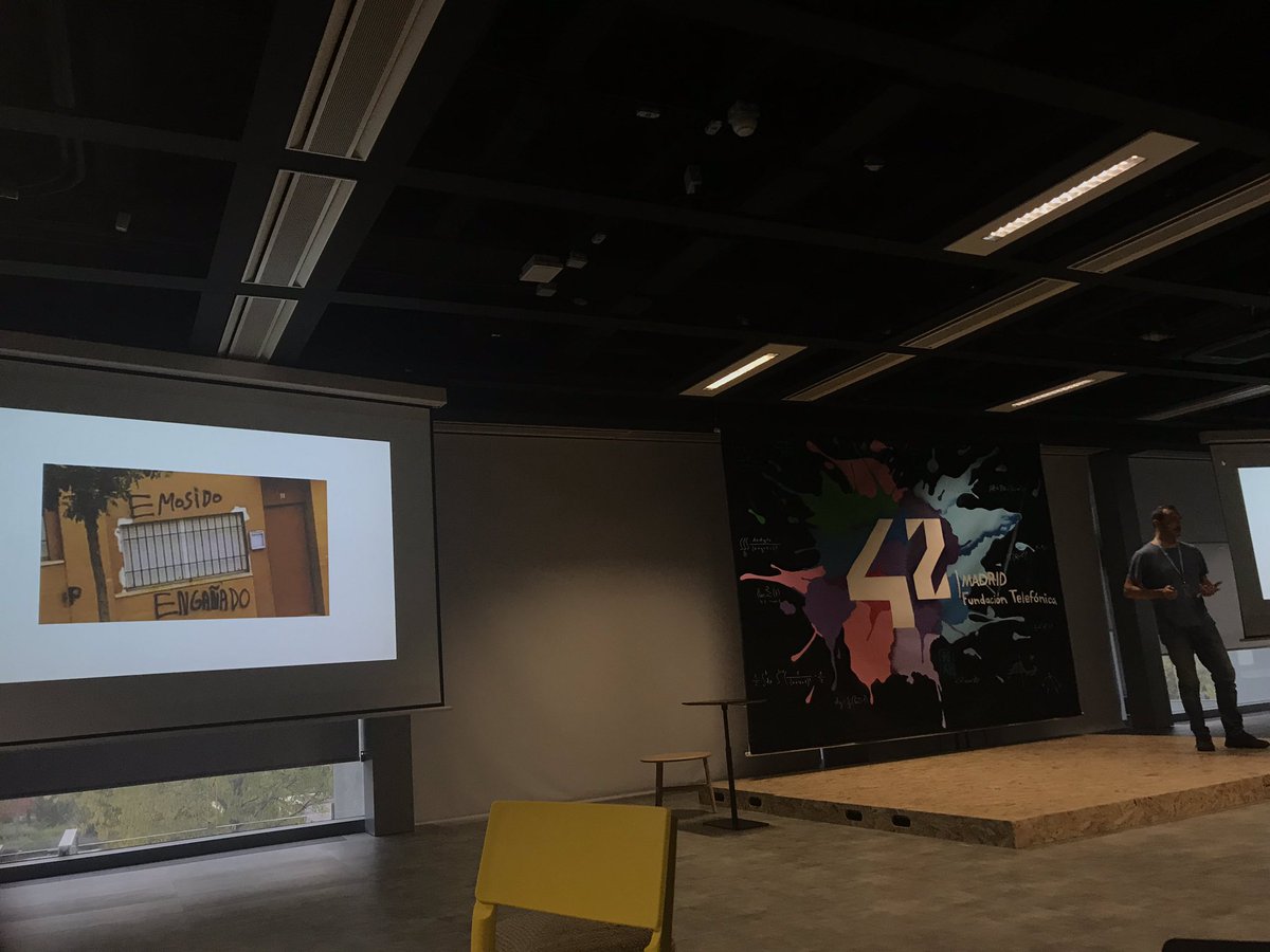 _mtnieto's tweet photo. EMOSIDO ENGAÑADO...esta presentación promete!! @42MadridFTef #CasiWeekBlockchain https://t.co/OPr79otg5Y