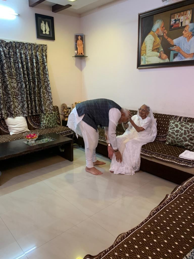 BJP4India's tweet photo. Prime Minister Shri @narendramodi meets his mother at her residence in Gandhinagar, Gujarat. https://t.co/ZC0njPyXKP