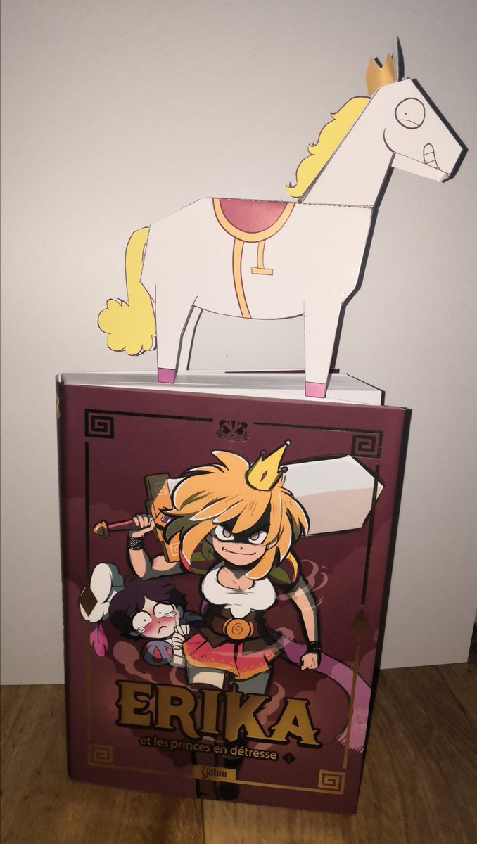 VanInuya's tweet photo. Et je suis très heureuse d'avoir vu @Yatuu, @Maliki_officiel et @Becky_Prauquo  au Quai des Bulles aussi ! Merci pour les dédicaces ;w; https://t.co/8XBWfB0U8B
