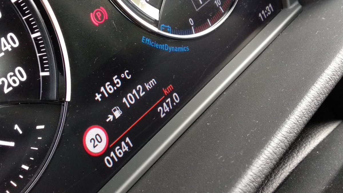 javier_gomara's tweet photo. Llamarme loco pero a mí el diésel me sigue pareciendo una muy buena compra. 250 Km hechos, consumo medio de 4,6 litros, 150 CV y autonomía restante de más de 1.000 Km. 👏👏👏👏 ¡¡Y encima con la etiqueta C!! #EfficientDynamics #BMW #X1 #Diésel #BMWX1 https://t.co/JfUIEMXu1O