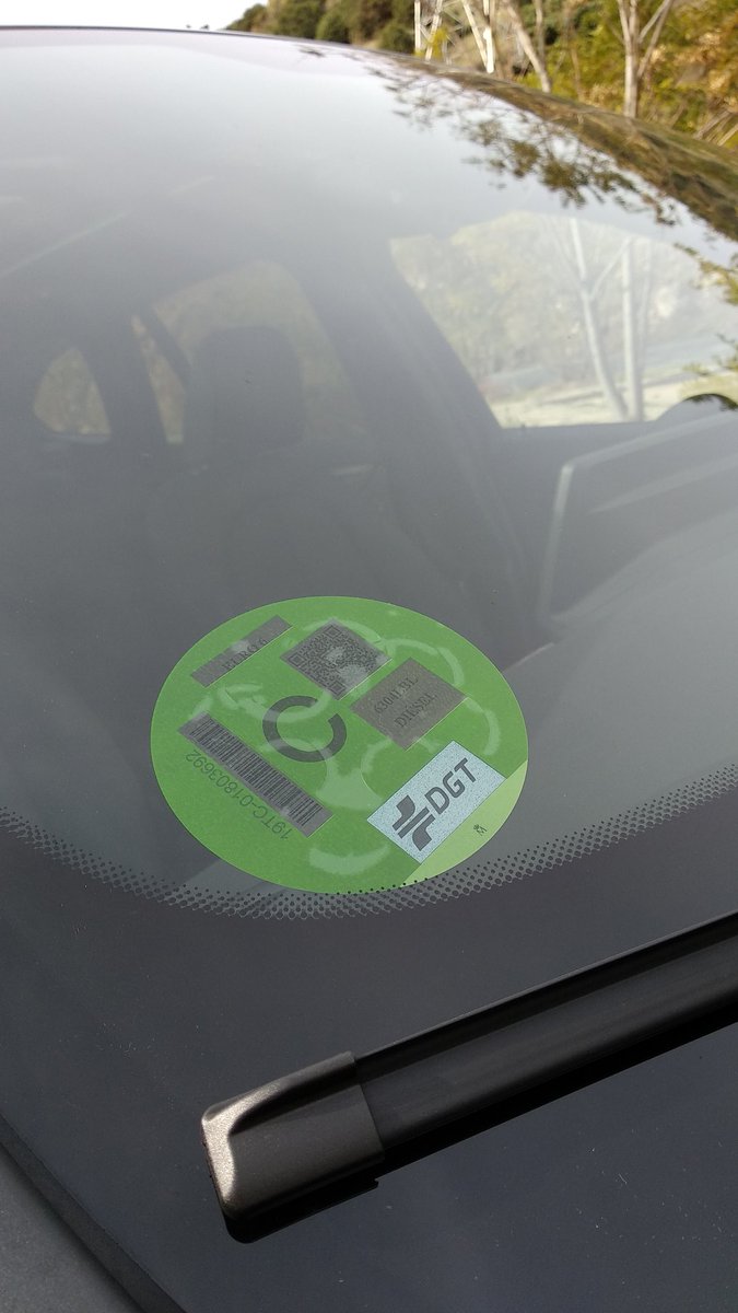 javier_gomara's tweet photo. Llamarme loco pero a mí el diésel me sigue pareciendo una muy buena compra. 250 Km hechos, consumo medio de 4,6 litros, 150 CV y autonomía restante de más de 1.000 Km. 👏👏👏👏 ¡¡Y encima con la etiqueta C!! #EfficientDynamics #BMW #X1 #Diésel #BMWX1 https://t.co/JfUIEMXu1O