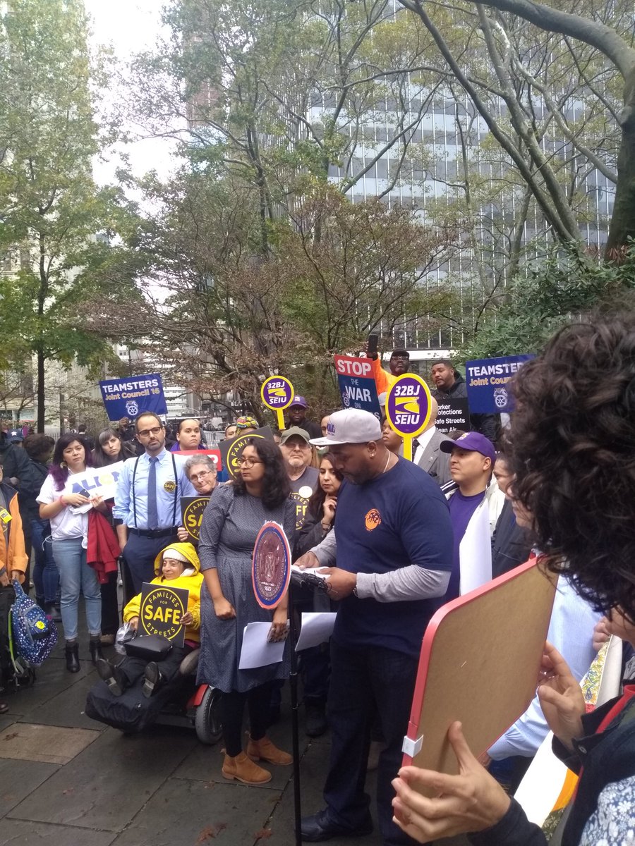 NYCDSA_Ecosoc's tweet photo. "As a private sanitation worker, I made 900-1,000 stops per night.
I worked 20 hour shifts.
When I joined a union, I was finally given fair wages.
This bill will cut down on companies doing things the wrong way." #TransformDontTrash https://t.co/eMdMu0LOu5