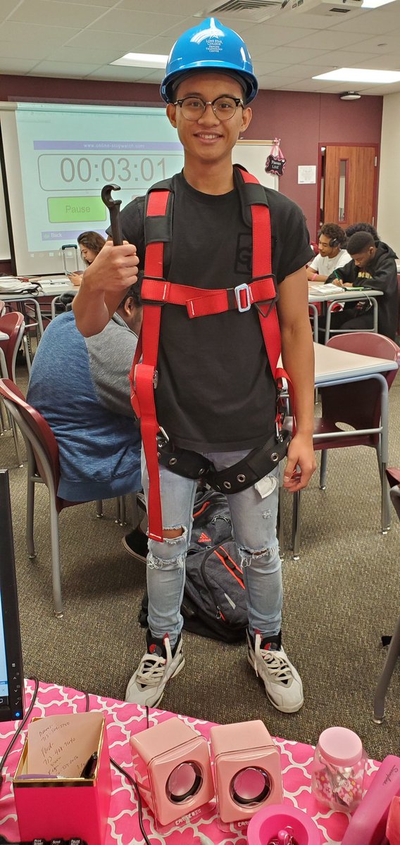 Missarmstrong_7's tweet photo. My student Caden showed out for Career Day. @HumbleISD_SCHS is too grown for drugs today! #refineryworker https://t.co/5OeTKMZaYP