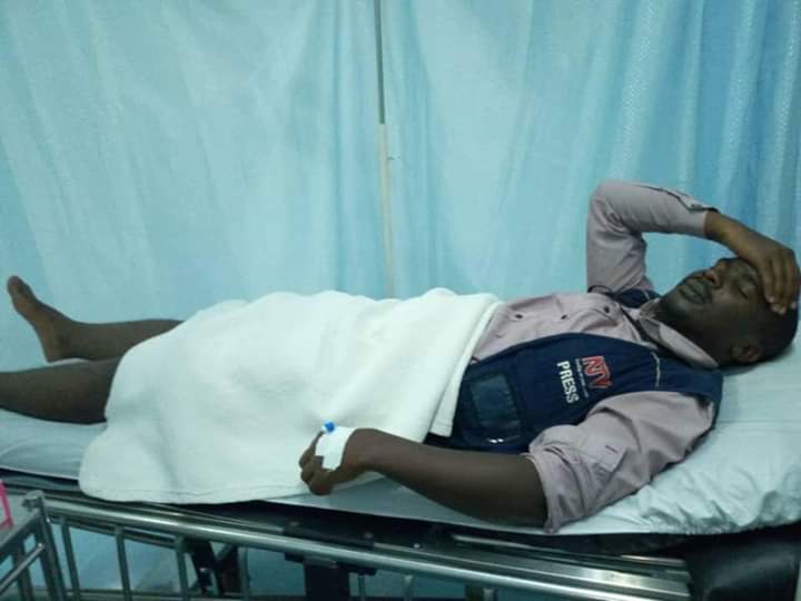 BobiSonia's tweet photo. Two journalists Alex Esagala- Monitor and a one camera person Jeff of NTV are nursing wounds after being buttered by military police as they covered Makerere tuition demonstrations. Your prayers are needed for them.
#FresMustFall
#MusveniMustFall https://t.co/aR2CKQF1vy