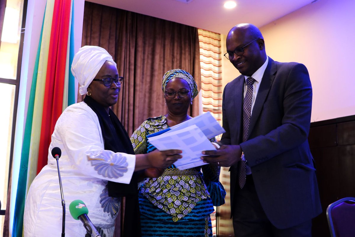 unwomenafrica's tweet photo. Aujourd’hui au #Mali : Lancement de la cellule d’appui aux entreprises féminines en présence du @GouvMali de @invest_mali et @UN_Women En mettant les femmes au cœur du dispositif économique, le Mali illustre une fois de plus sa volonté d’inclusivité ! https://t.co/HKBNpDZABE