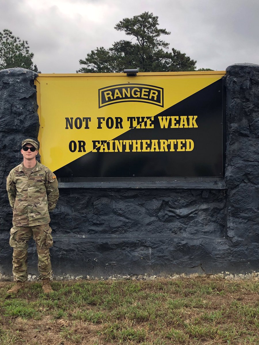 ArmyWP_Gym's tweet photo. ATTENTION: Congratulations former team captain (19โ) and now Ranger 2LT Cole Casanova! #NoRecycle โป๏ธ https://t.co/A9iYspDOrY