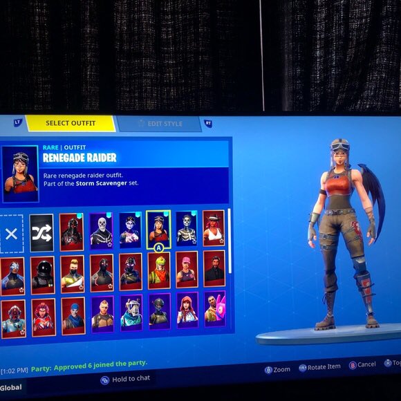 iloveklay2's tweet photo. Trading my renegade raider account for 3 minty codes https://t.co/pJGQ6ZKlPE