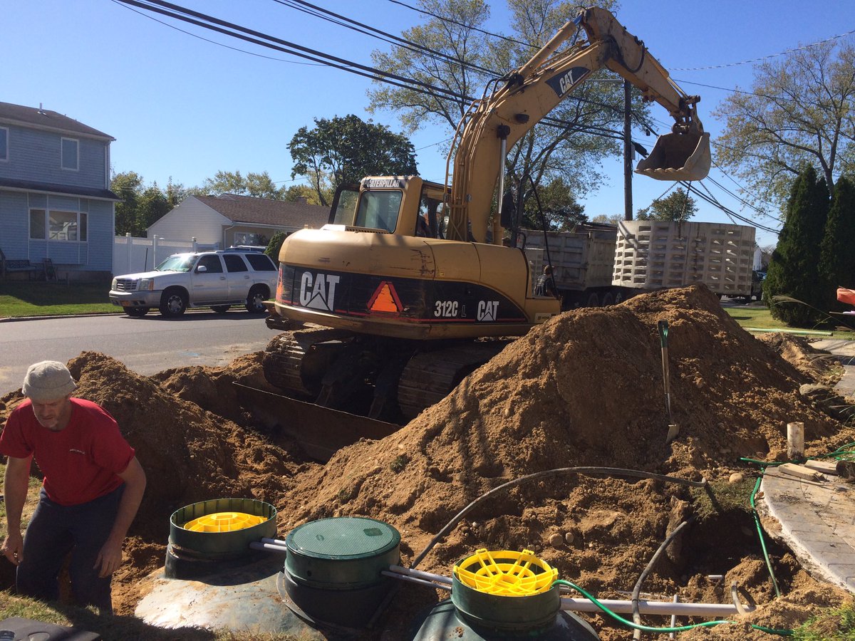 DirectDrainage's tweet photo. Installation of a Hydroaction system for a CDCLI house. Tight work space, no biggie we got this! Saving the communities ground water one system at a time! #directdrainage #cdclongisland #supportlocalbusiness #IAOWTS #hydroaction #reclaimourwater #savingourgroundwater https://t.co/mfCOOGQ3gR