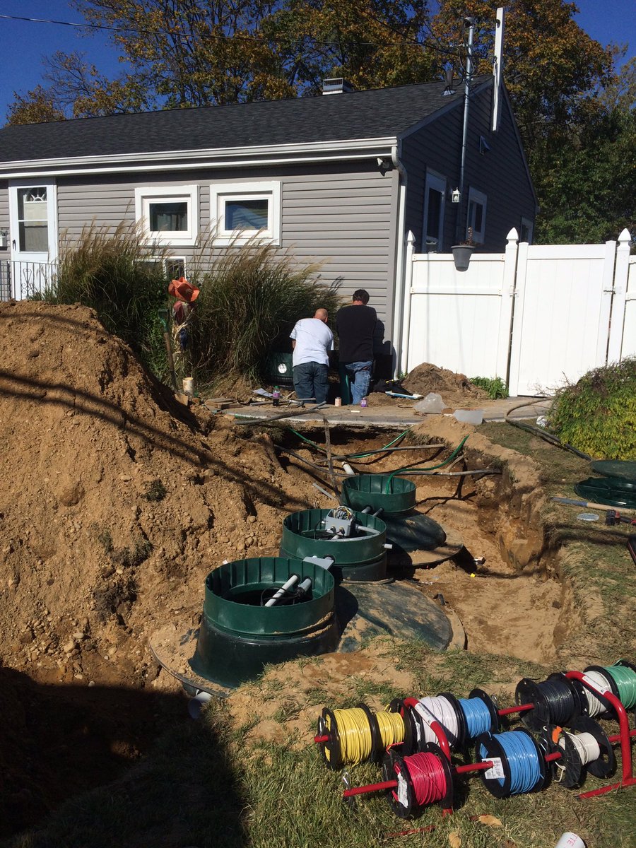 DirectDrainage's tweet photo. Installation of a Hydroaction system for a CDCLI house. Tight work space, no biggie we got this! Saving the communities ground water one system at a time! #directdrainage #cdclongisland #supportlocalbusiness #IAOWTS #hydroaction #reclaimourwater #savingourgroundwater https://t.co/mfCOOGQ3gR