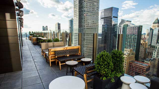 NVIofficial's tweet photo. Hello, NYC 🍎! We are excited to spend the evening with @sunyopt students. See you later at The Skylark! #optometry #networking #futureODs https://t.co/eBbynOutul