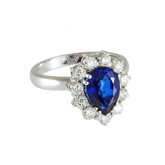 "Jewellery has the greatest power to make our hearts flutter in both love and grace." #GemstoneJewellery #gemstones