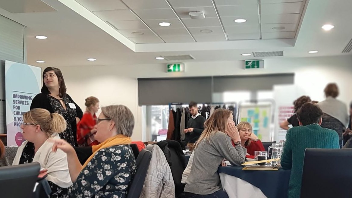 DartingtonSDL's tweet photo. @HarvardCenter @KiaOvalEvents @keira_lowther @tim_hobbs_lab @JayEeeEnn @FinlayGreen_ Teams from across various organisations are now getting into the nitty gritty of what strategies they need to focus, adapt and re-evaluate on to make #programmes for #earlyyears more effective as part of the #IDEASFW2019 intensive training. Bring on the sticky notes... https://t.co/VSFAFgkN3t