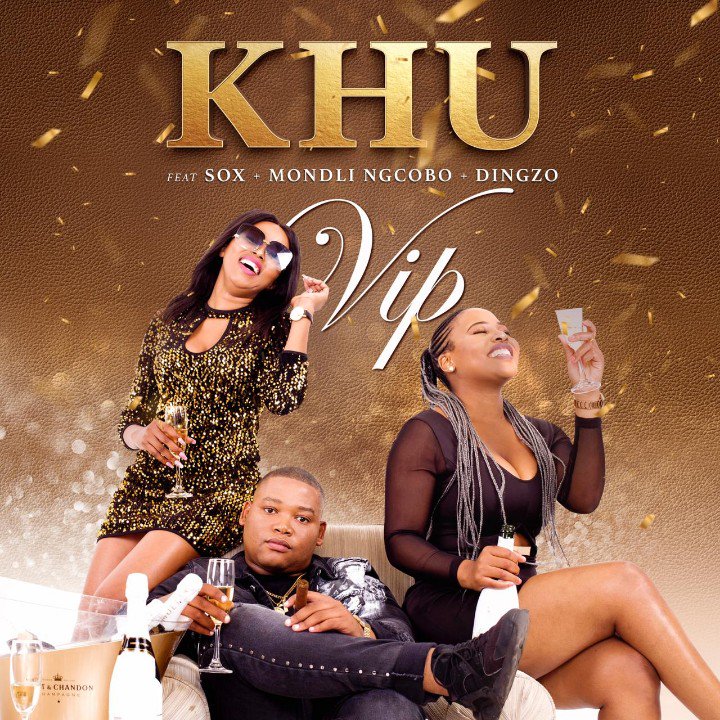 Luhhngelo's tweet photo. Plug yourselves with this Summer jam "VIP" by @Khu_RSA ft. @DJSOXsa @mondlingc &amp; Dingzo 🔥🎶✨ #SvaliVIP https://t.co/jBUuH4iG66