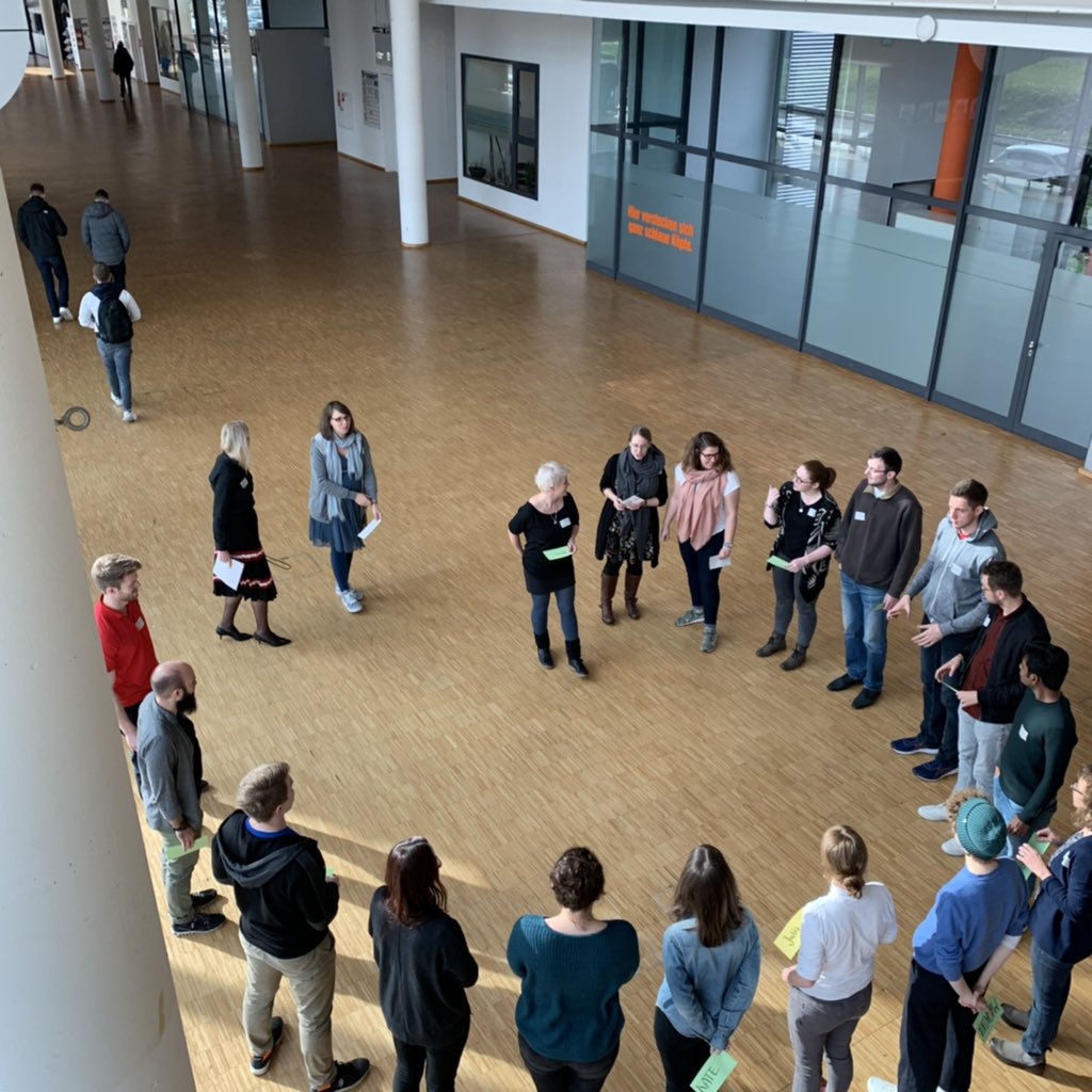 elli2online's tweet photo. Was wäre ein #ELLI-Gesamttreffen ohne ein WarmUp-Spiel #LetsGo https://t.co/E6ZSwSdXn4