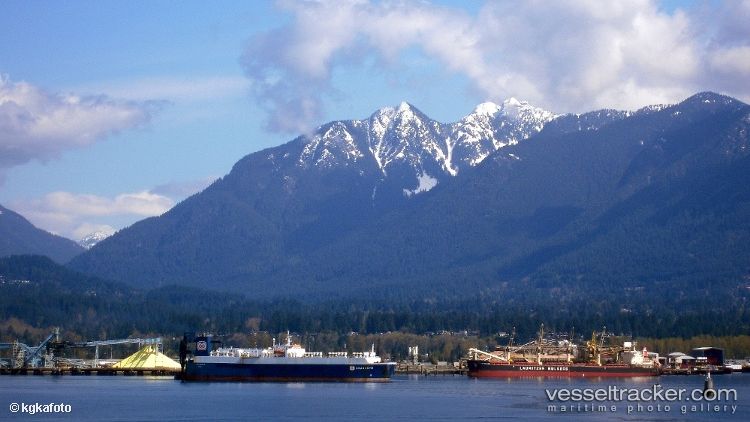 vesseltracker's tweet photo. Vancouver Fraser Port Authority and #NatGas producer FortisBC are discussing options to develop an #LNG marine bunkering terminal, the first on the North American West Coast. Find out more activity at the port & request a @Genscape #Vesseltracker demo now: https://t.co/G0dNGa7WZV https://t.co/LbvS3wUOyS