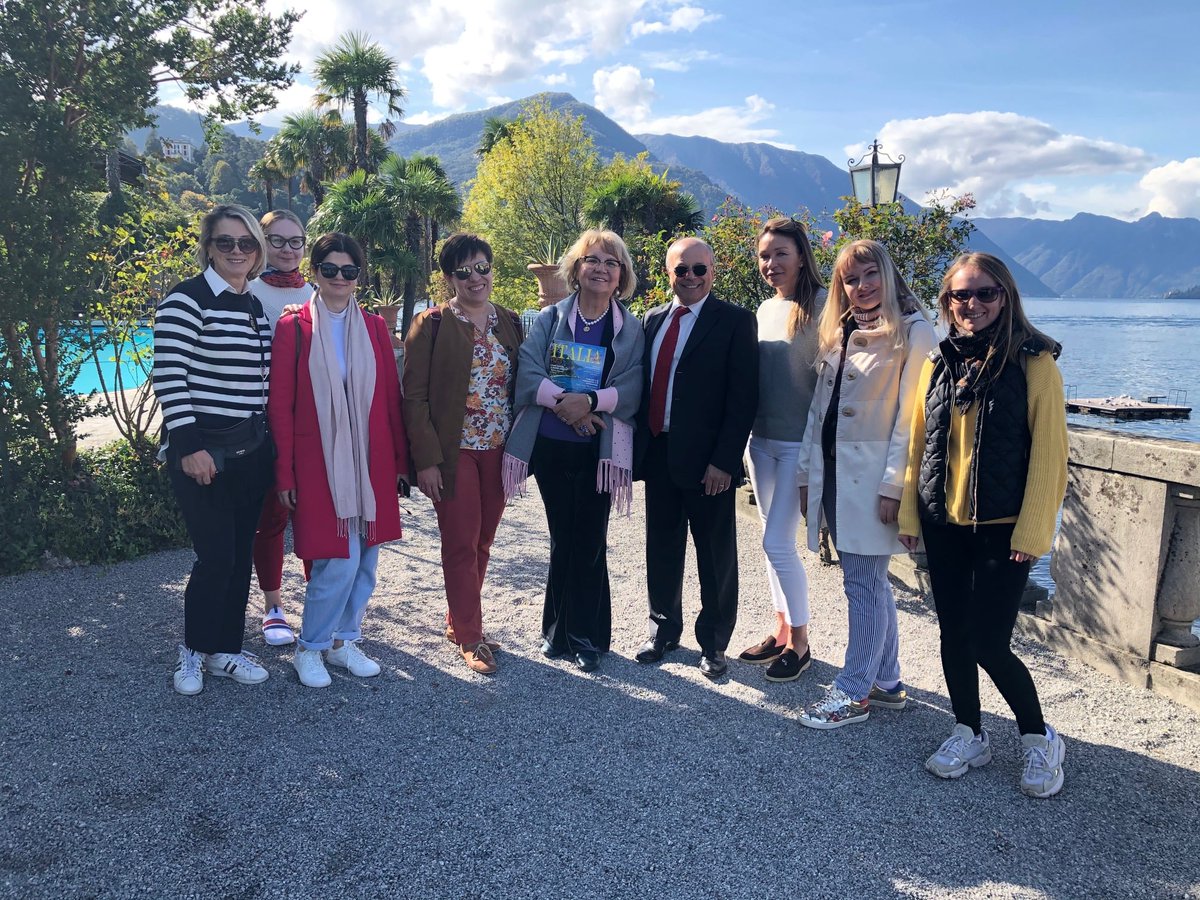 Giornalisti russi di Discovery, Vokrug Sveta, National Geographic, Business Travel e Golf.ru. al viaggio stampa nell'area del Lago di Como (16-20/10) organizzato da ENIT Mosca e <a href="/LakeComo_is/">LakeComo.is</a>. #ENITcomunica
<a href="/PalmucciGiorgio/">Giorgio Palmucci</a> <a href="/gianbastianelli/">Gianni Bastianelli</a> <a href="/MERITALY/">Maria Elena Rossi</a>