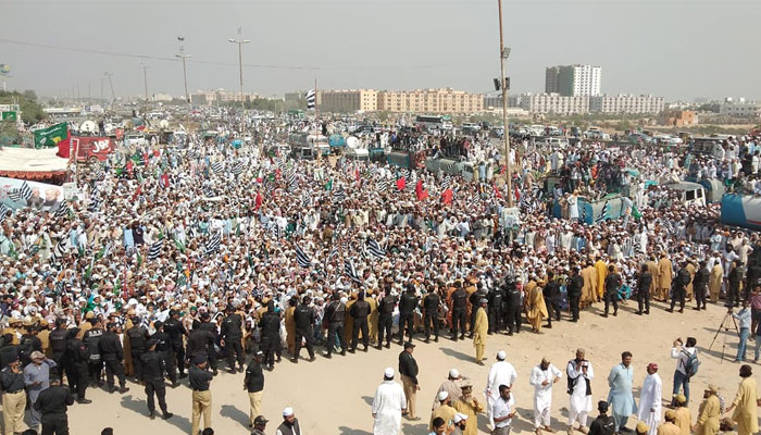rubabhussain86's tweet photo. #WorldAround: Tis is the Anti-Government Protest Season! https://t.co/gvUGSoz7eg