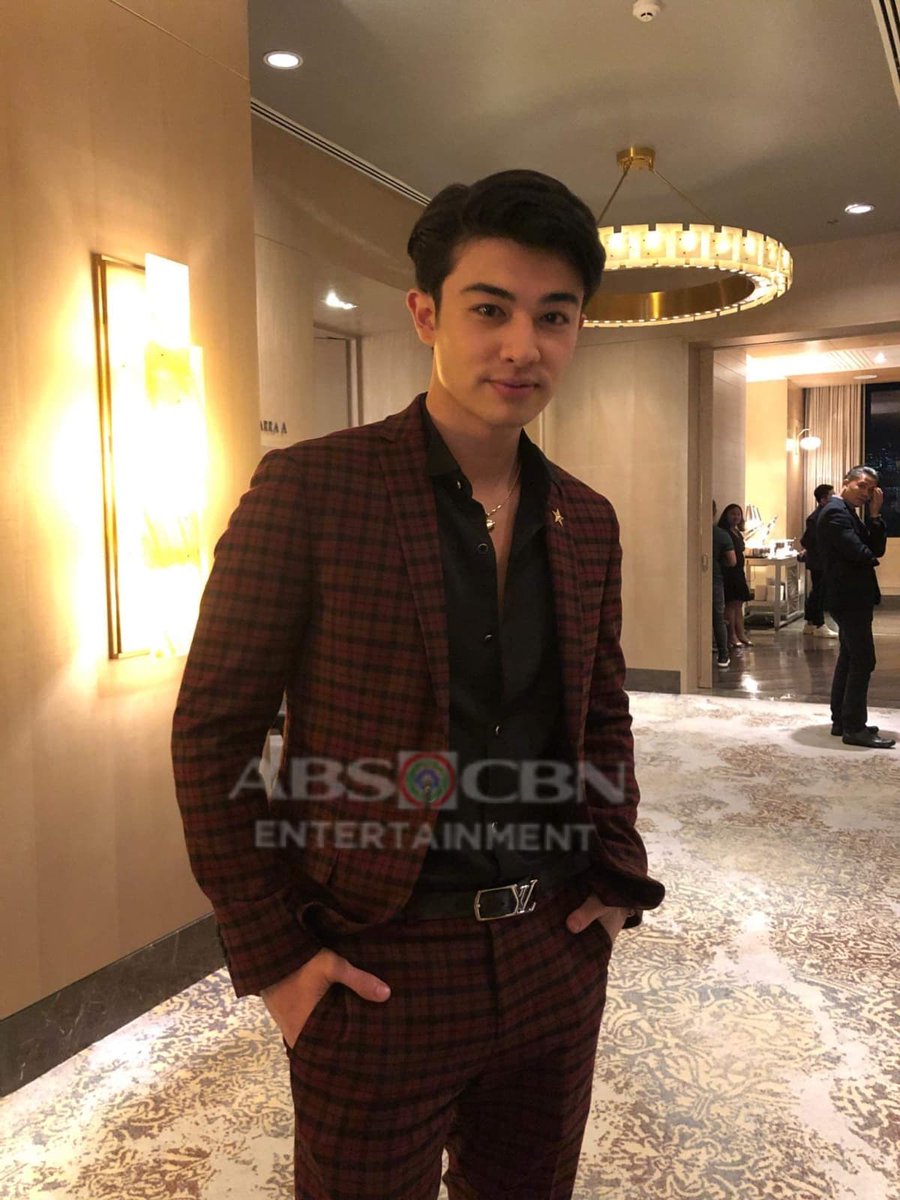 ABSCBN's tweet photo. We just felt kilig because Andre is HERE! More #ABSCBNChristmasTradeParty photos on https://t.co/iQjKn3w37w! https://t.co/2oRvqNQEql