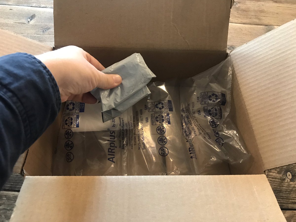 gazzar1979's tweet photo. @amazon @AmazonUK you really need to sort your packaging out. Today, a cabinet lock measuring around 7cm in length and wrapped in this tiny bag, was delivered in this HUGE box which is literally about 20 times it size. This happens all the time! #notenvironmentallyfriendly https://t.co/8u3cUsj5FC