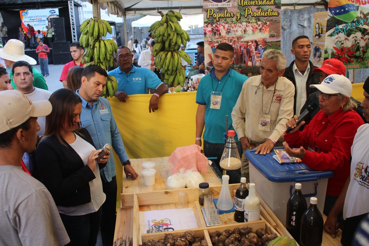 mippci_ven's tweet photo. #30Oct | 📣 ¡ETIQUETA DEL DÍA! ⏩ #PuebloProductorDePaz

Pdte @NicolasMaduro: "El deber es  que nos unamos todo el país, más allá de las diferencias políticas, para producir, trabajar, hacer a nuestra Venezuela bella y resolver los problemas sólo trabajando”. ¡Producir es Vencer! https://t.co/5Zh9clTZ24