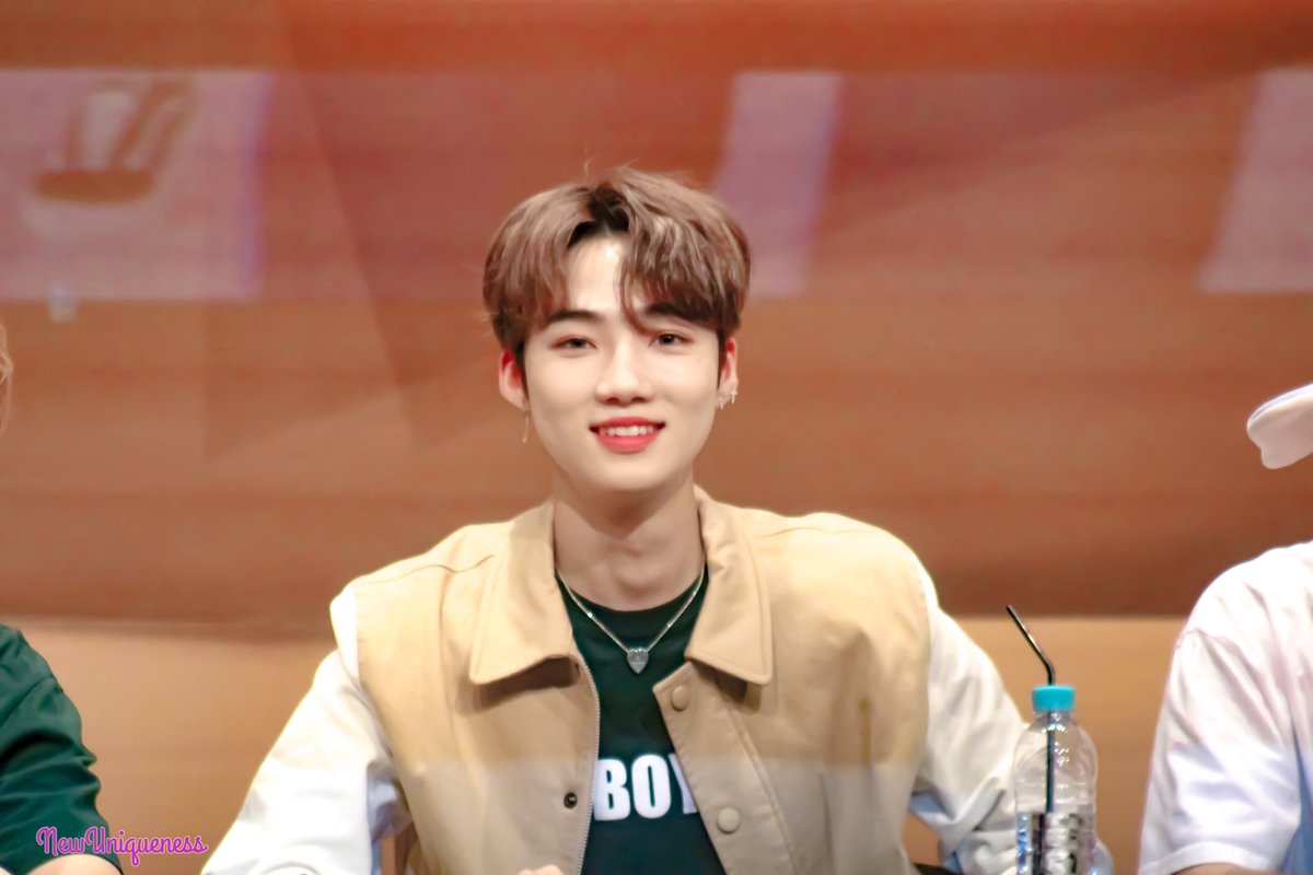 NewUniqueness's tweet photo. 귀엽당🥰❣️
#THEBOYZ #더보이즈 #NEW #최찬희  #뉴 @WE_THE_BOYZ @Creker_THEBOYZ https://t.co/GHfeGHv54L